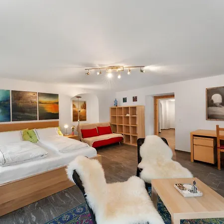 Romantica Und Pacifica - Artdagio Lumnezia